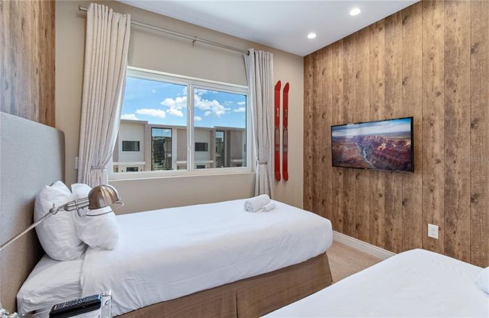 Image No.20-4 Bed Townhouse for sale