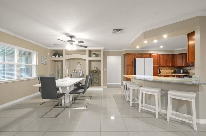 Image No.11-4 Bed Property for sale