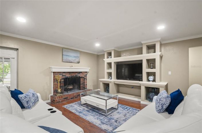 Image No.8-4 Bed Property for sale