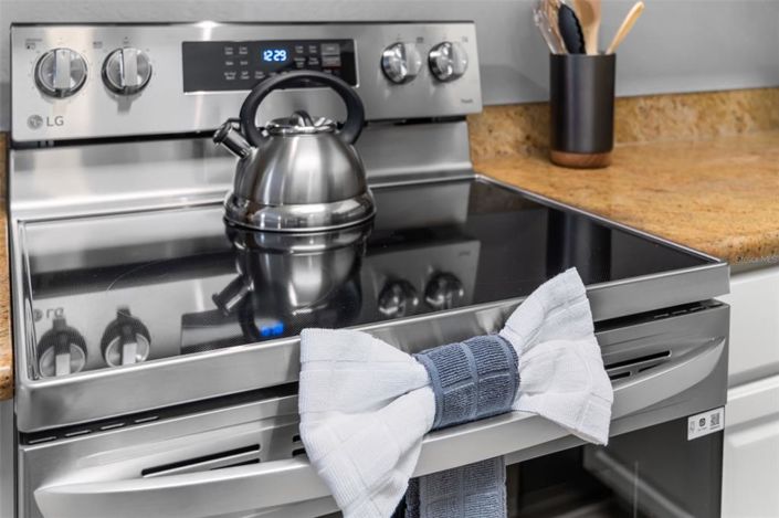 Image No.10-3 Bed Property for sale