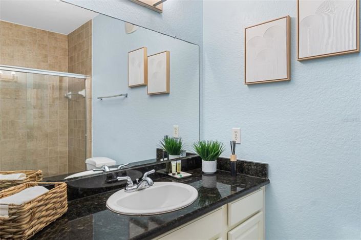 Image No.28-3 Bed Property for sale