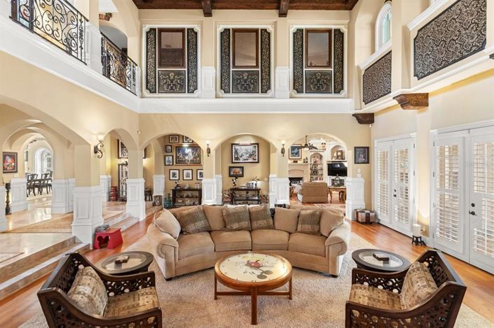 Image No.12-5 Bed Property for sale