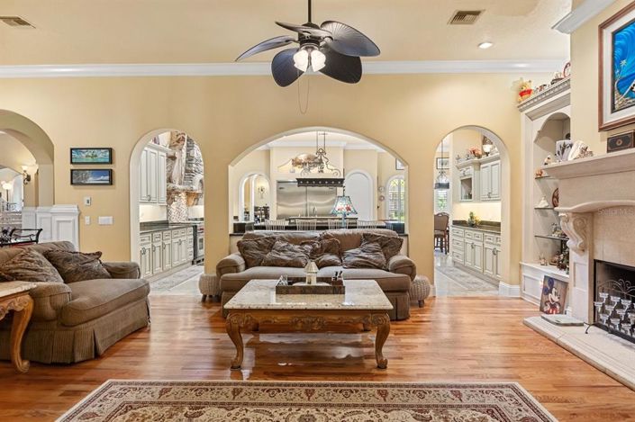 Image No.20-5 Bed Property for sale