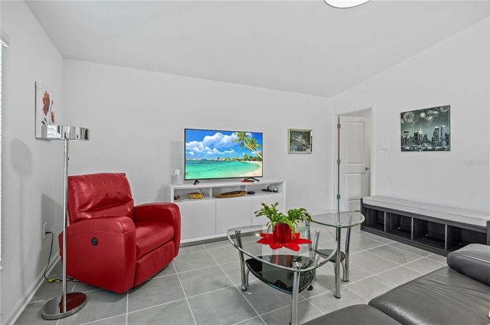 Image No.8-3 Bed Property for sale