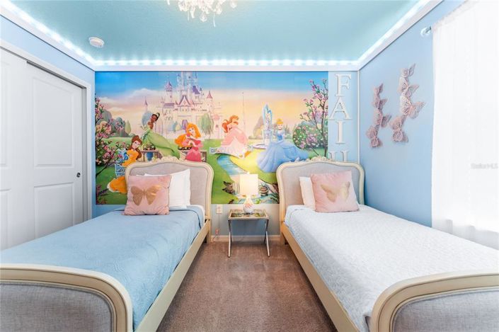 Image No.22-8 Bed Property for sale