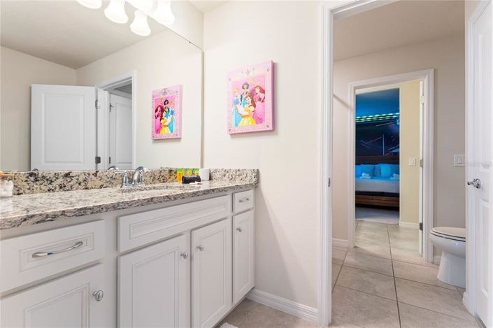 Image No.24-8 Bed Property for sale