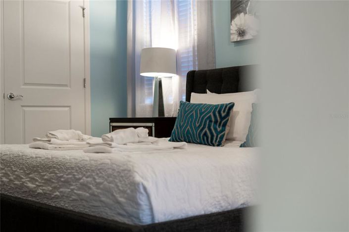 Image No.35-8 Bed Property for sale