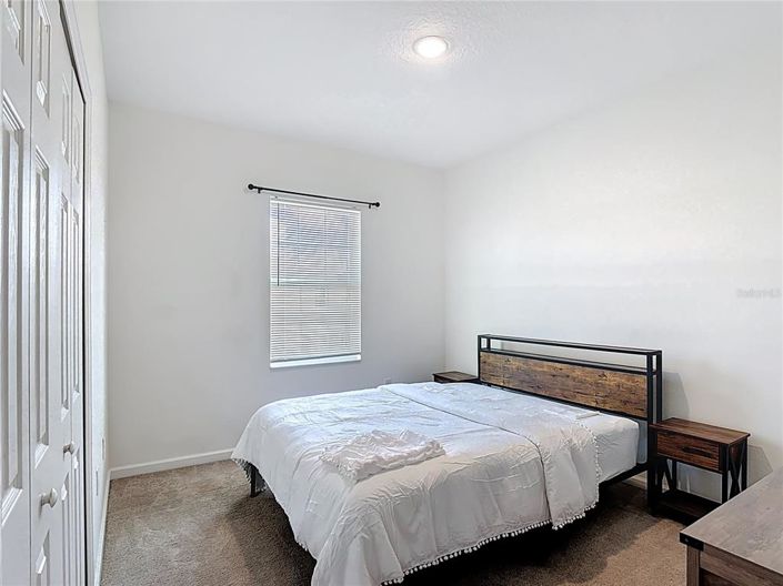 Image No.10-5 Bed Property for sale