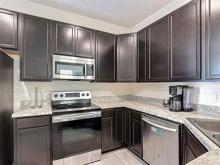 Image No.6-5 Bed Property for sale