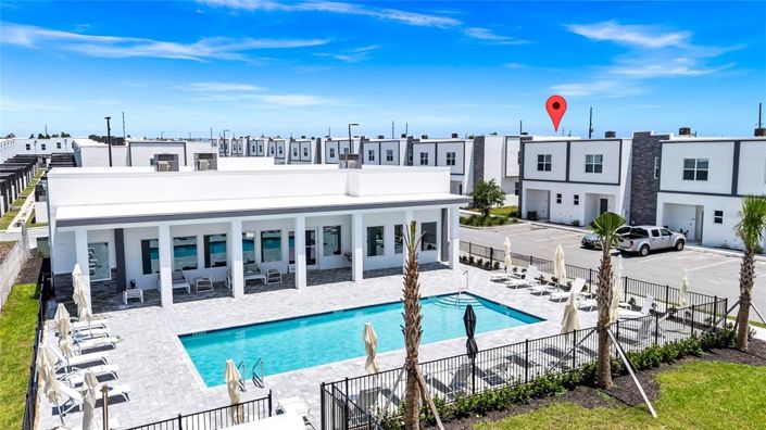 Image No.1-5 Bed Townhouse for sale