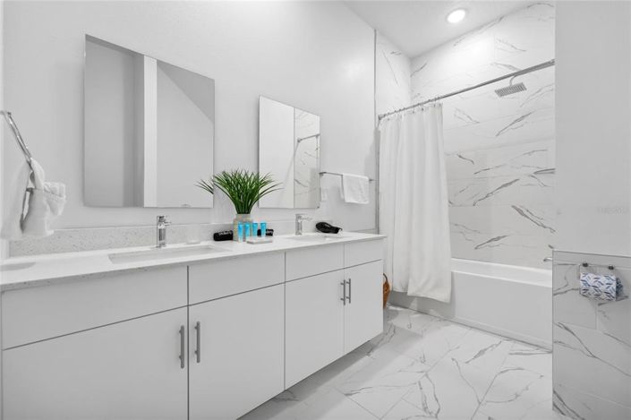 Image No.27-5 Bed Townhouse for sale