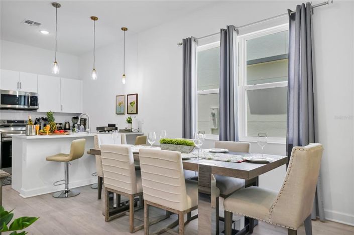 Image No.7-5 Bed Townhouse for sale