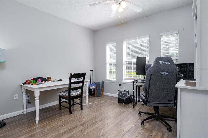 Image No.10-2 Bed Property for sale