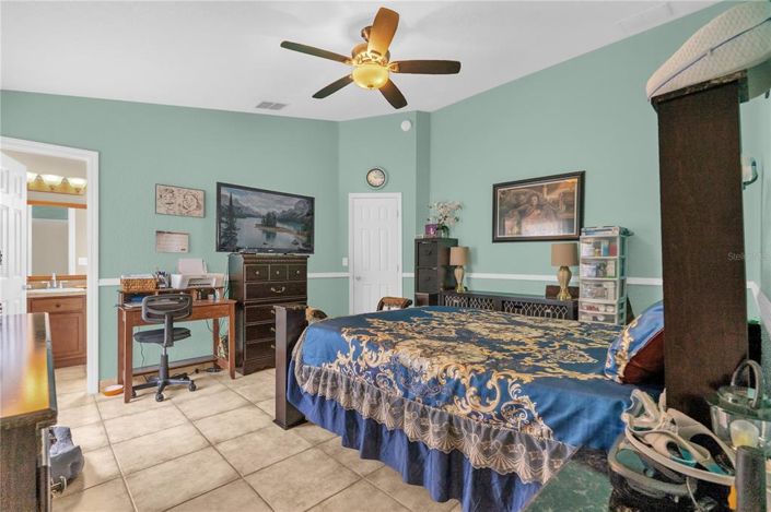 Image No.10-3 Bed Property for sale