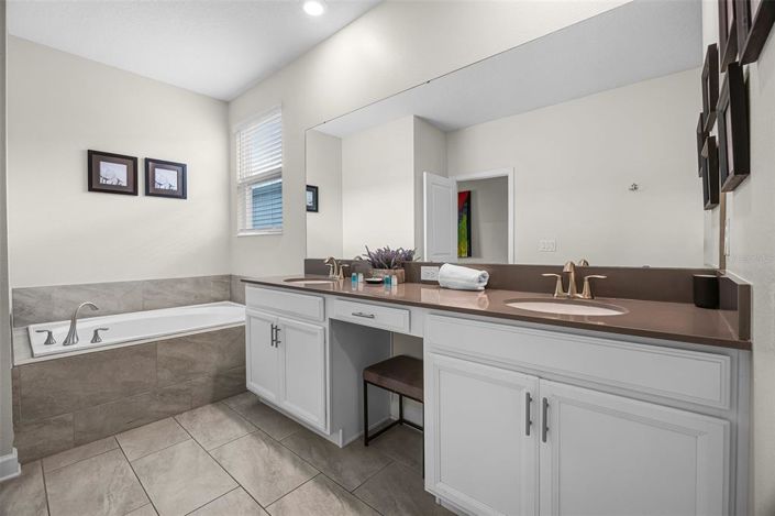 Image No.22-5 Bed Property for sale