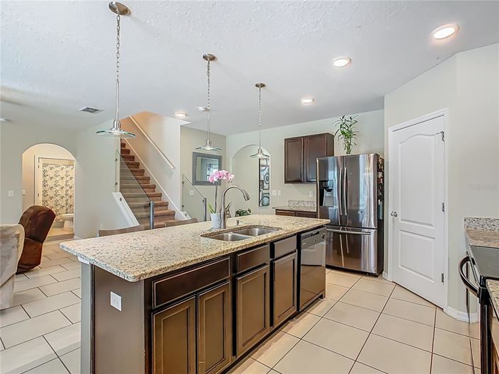 Image No.17-5 Bed Property for sale