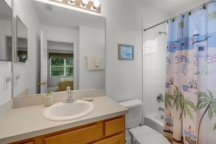 Image No.14-6 Bed Property for sale