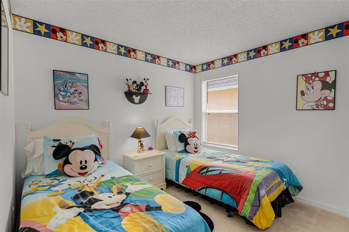 Image No.17-6 Bed Property for sale