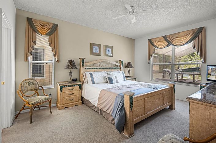 Image No.22-6 Bed Property for sale