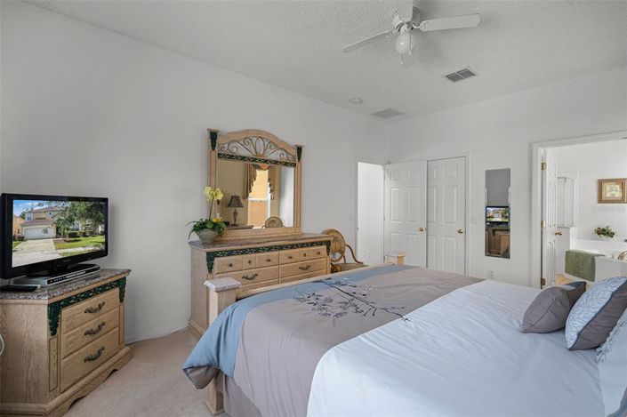 Image No.23-6 Bed Property for sale