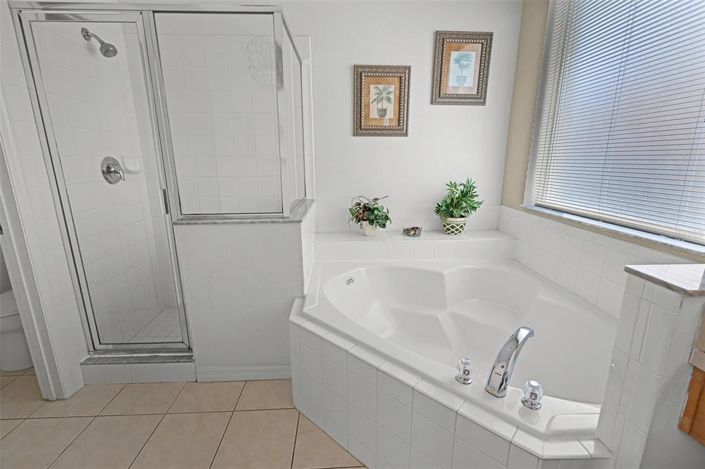 Image No.25-6 Bed Property for sale