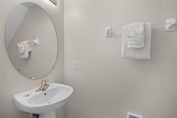 Image No.26-6 Bed Property for sale