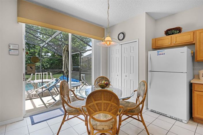 Image No.8-6 Bed Property for sale