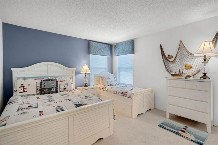 Image No.9-6 Bed Property for sale