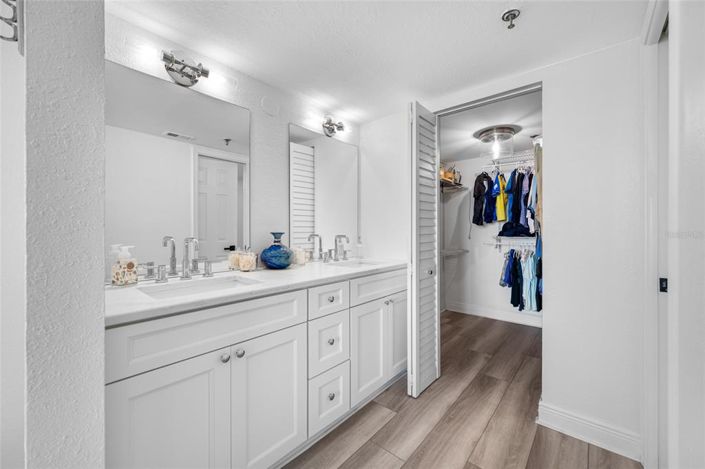 Image No.25-2 Bed Property for sale