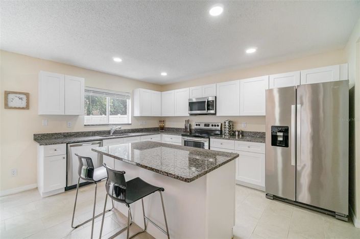 Image No.14-4 Bed Property for sale