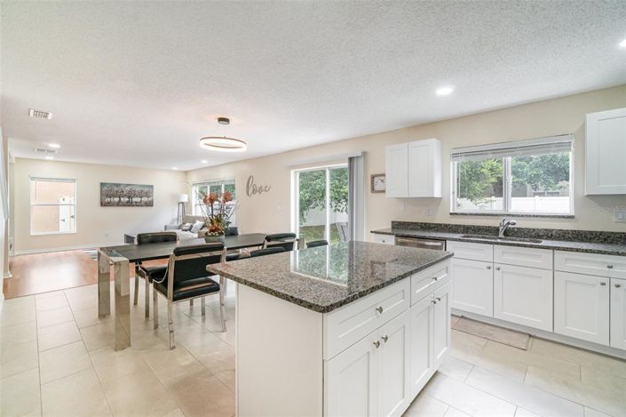 Image No.17-4 Bed Property for sale