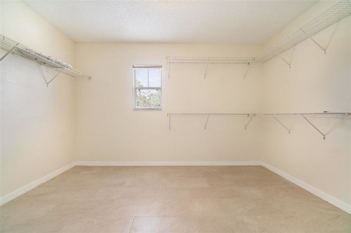 Image No.26-4 Bed Property for sale