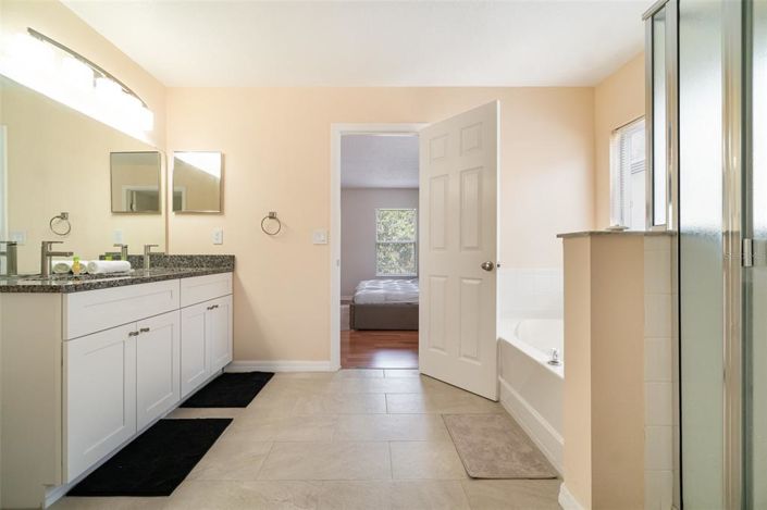 Image No.28-4 Bed Property for sale