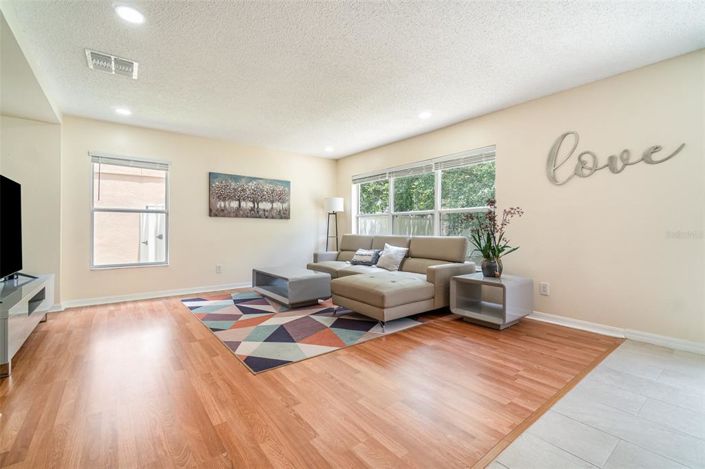 Image No.8-4 Bed Property for sale