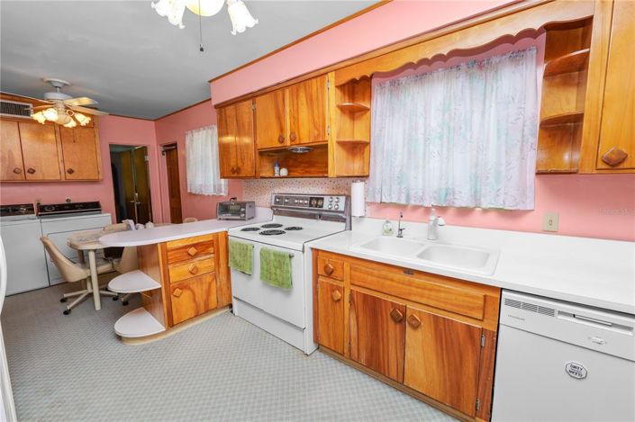 Image No.11-3 Bed Property for sale