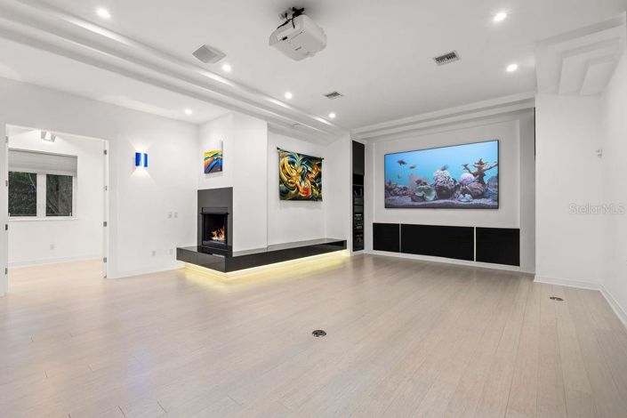 Image No.22-5 Bed Property for sale