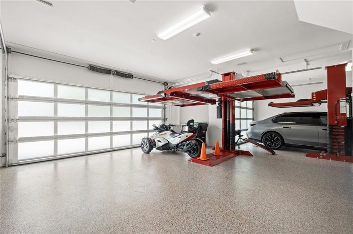 Image No.28-5 Bed Property for sale