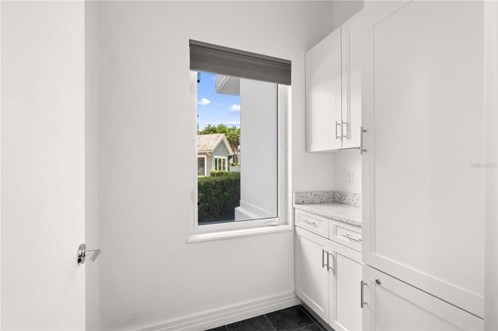 Image No.30-5 Bed Property for sale