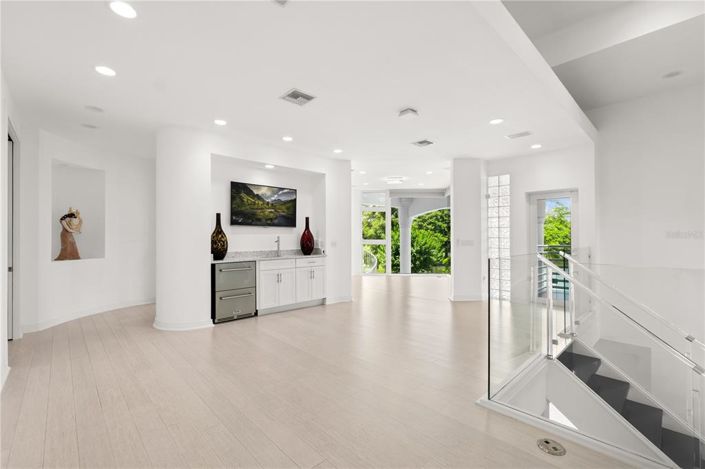 Image No.31-5 Bed Property for sale