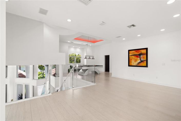 Image No.32-5 Bed Property for sale