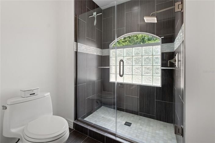 Image No.58-5 Bed Property for sale