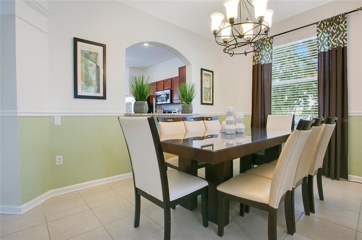 Image No.10-6 Bed Property for sale