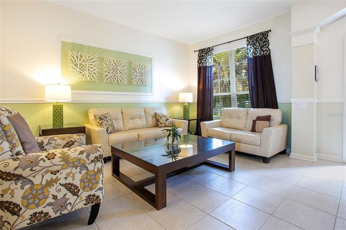 Image No.12-6 Bed Property for sale