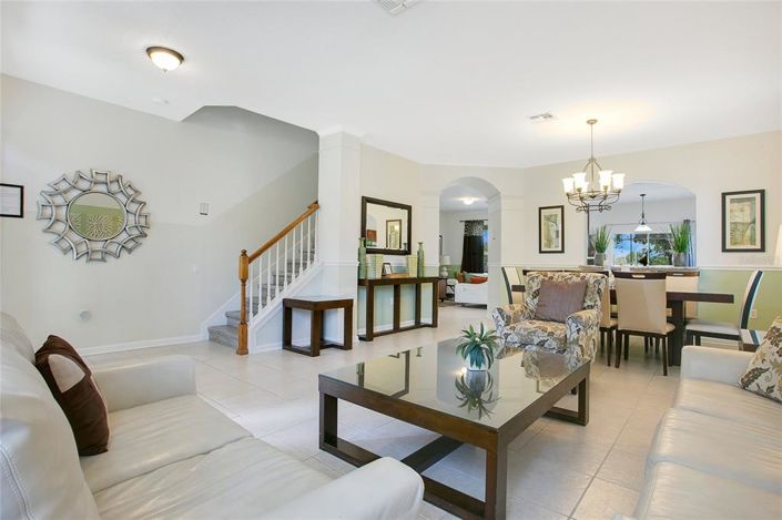 Image No.13-6 Bed Property for sale