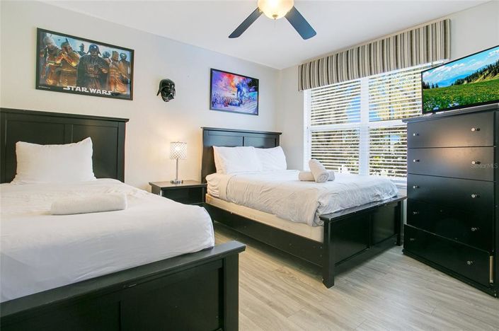 Image No.18-6 Bed Property for sale