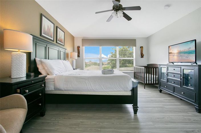 Image No.25-6 Bed Property for sale