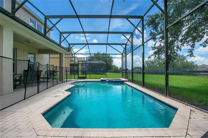 Image No.30-6 Bed Property for sale