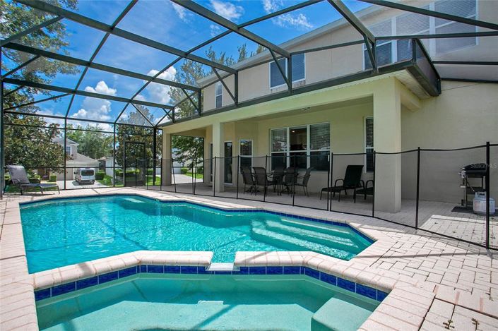 Image No.32-6 Bed Property for sale