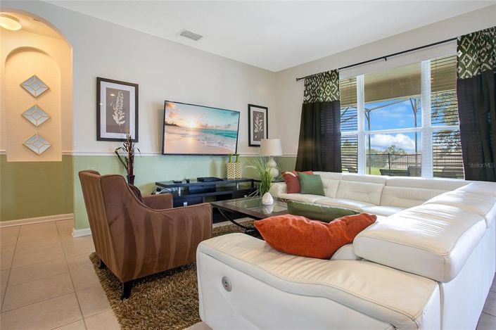 Image No.4-6 Bed Property for sale