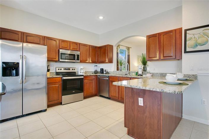 Image No.8-6 Bed Property for sale